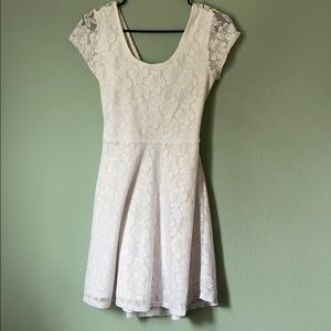 White lace short dress